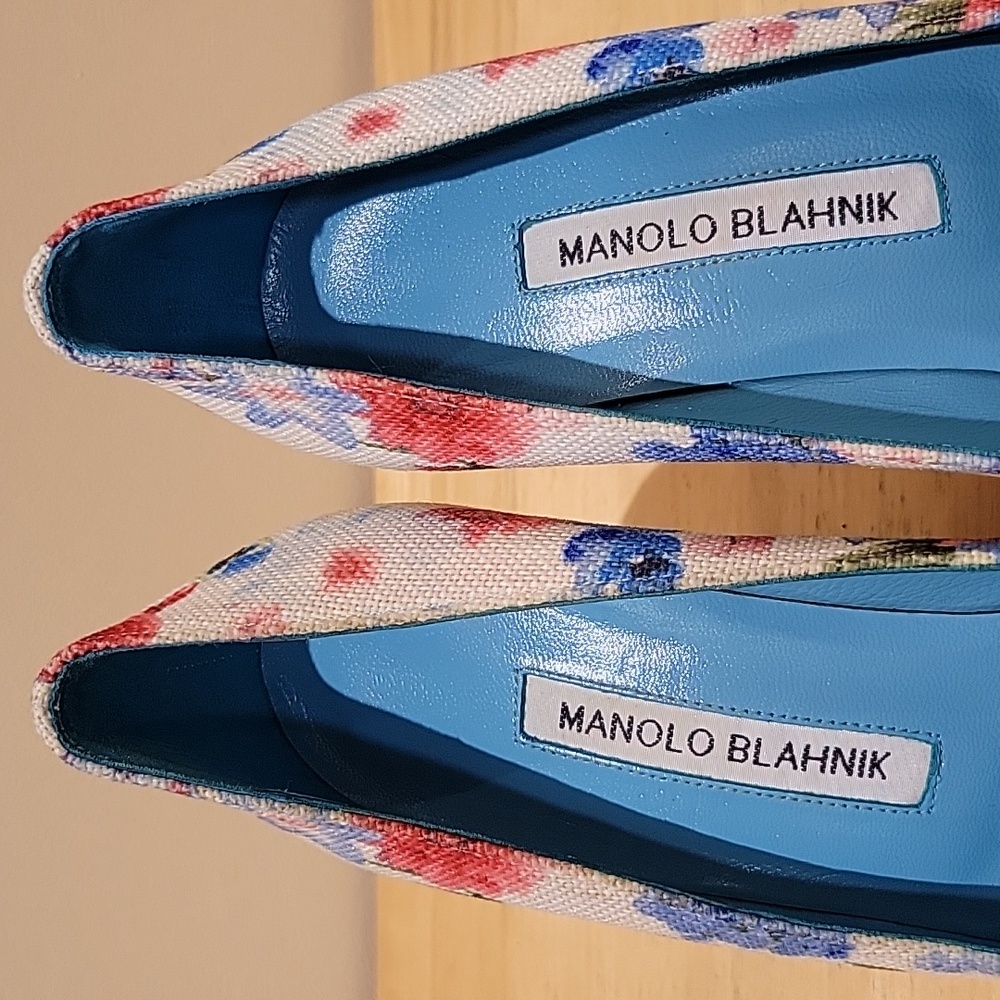 Manolo Blahnik Pointed Toe Floral Canvas Pumps - Picture 10 of 14